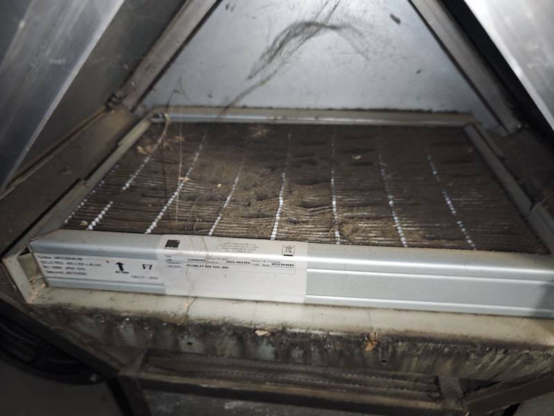 Un filtre encrassé dans une CTA peut passer inaperçu, mais il augmente la consommation d'énergie