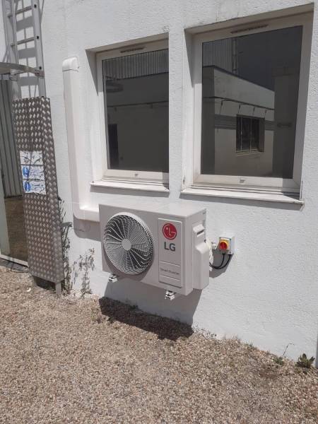 Efficacité et confort : installation d’un système Bi-Split LG dans le réfectoire d’une usine