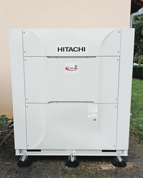 Remplacement d'un groupe extérieur de climatisation Hitachi avec grutage à Valence (26)