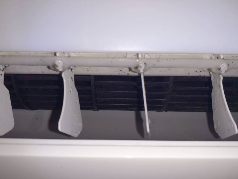 Nettoyage intensif d'un système de climatisation à Blacé, dans le Beaujolais