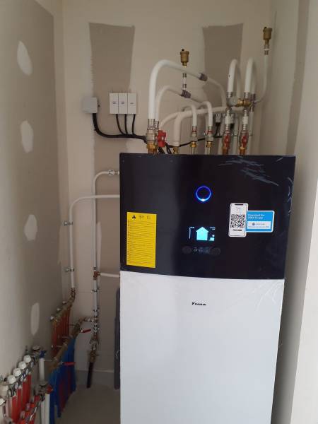 Mise en service d'une pompe à chaleur Daikin Altherma 3 de 4 Kw à CHEYSSIEU (38)