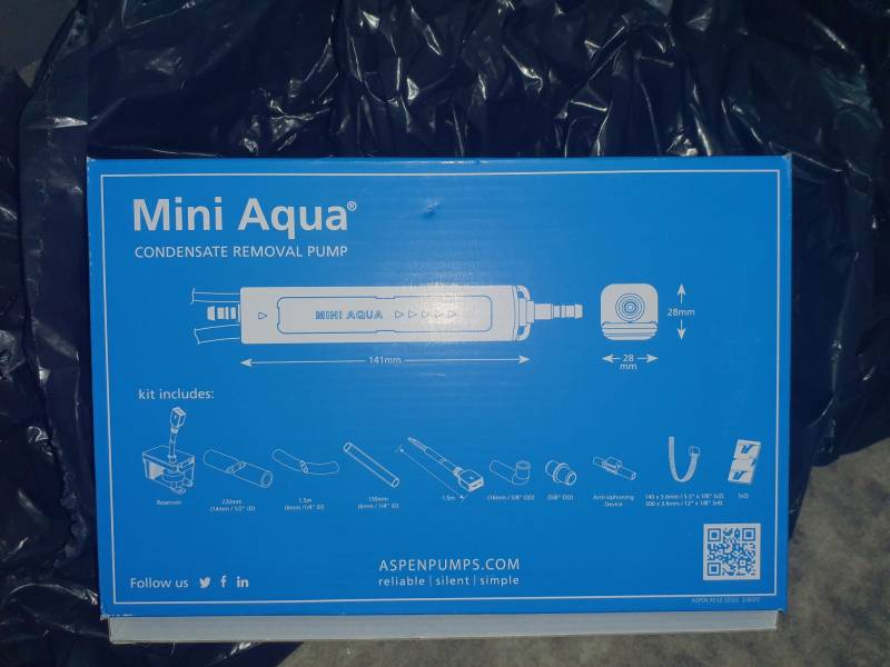 Pompe de relevage Mini Aqua discrète et silencieuse, idéale pour climatisations murales.