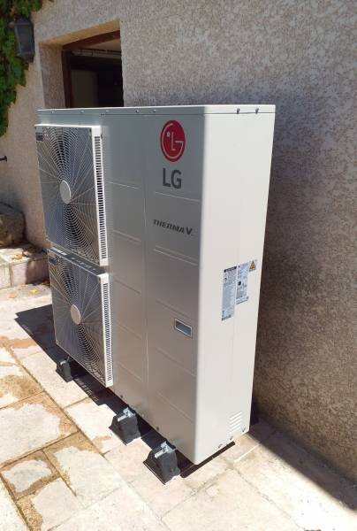 mise en service d'une pompe à chaleur LG monobloc – vérification des branchements et réglages sur l’unité extérieure